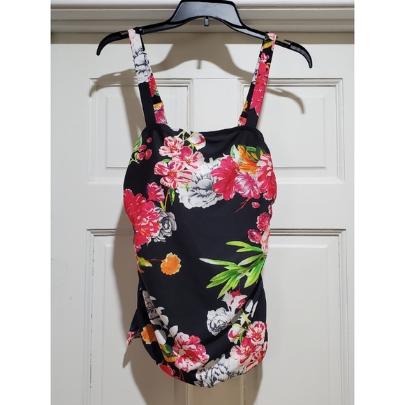 Kensie Bathing Suit Top. New with tags. Never worn. - Picture 4 of 7